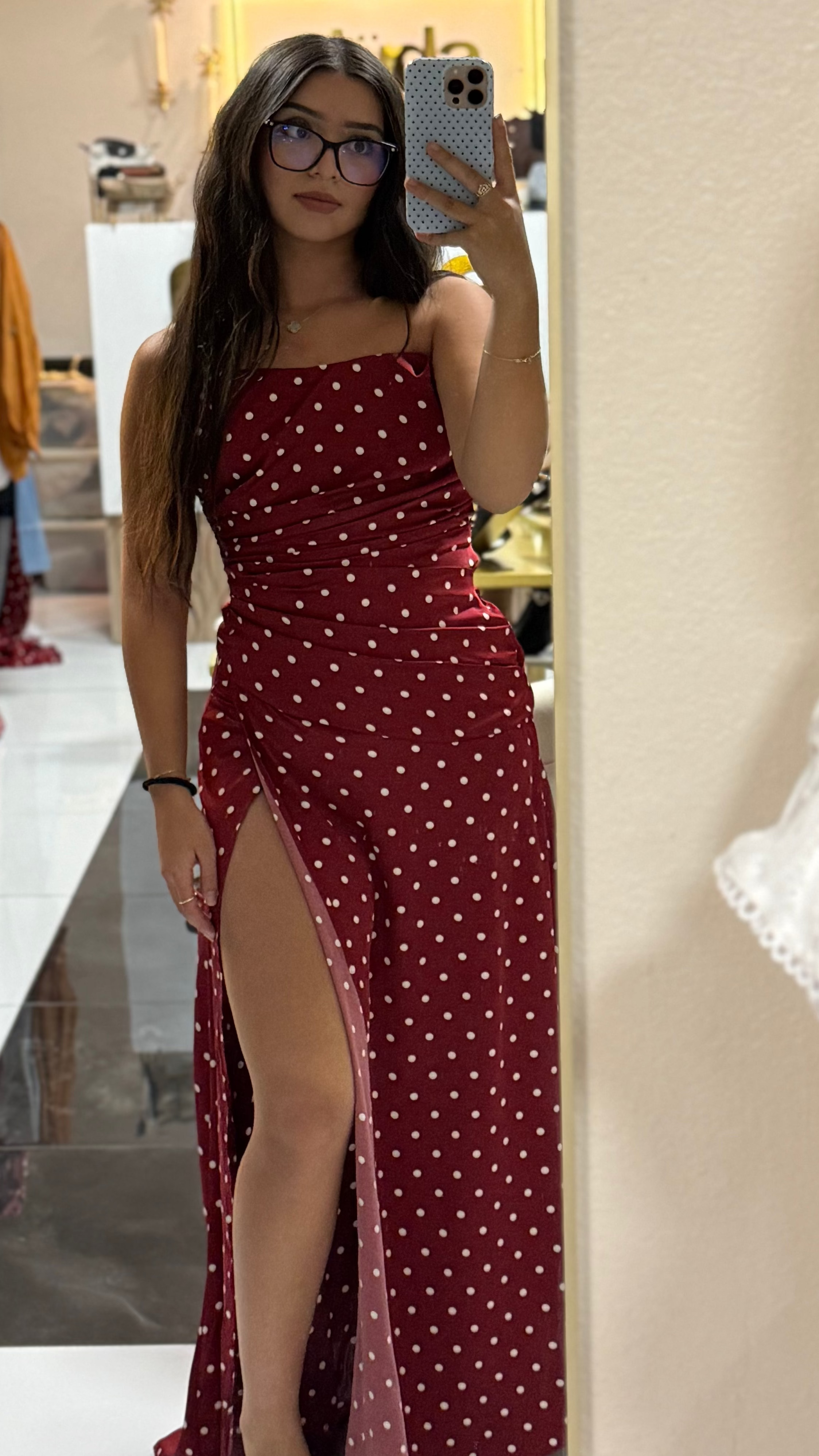 Elegancia en Lunares